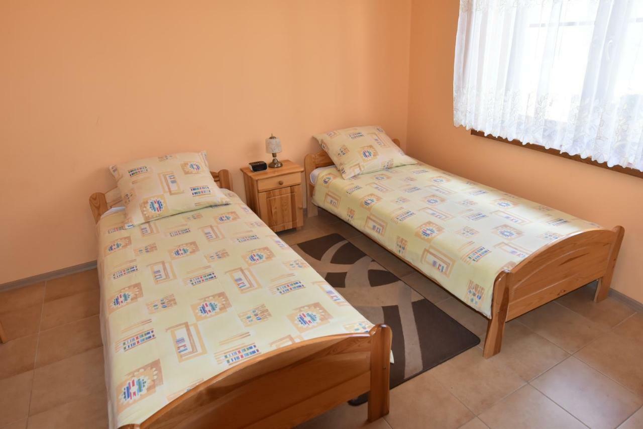 Apartamenty Przy Basenie Blisko Morza Brown Puck Exteriör bild